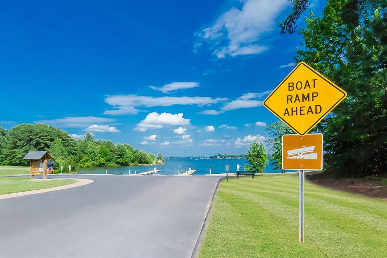 WANT BOAT ACCESS? HEAD TO WESTPORT MARINA OR BEATTY’S FORD MINUTES AWAY 