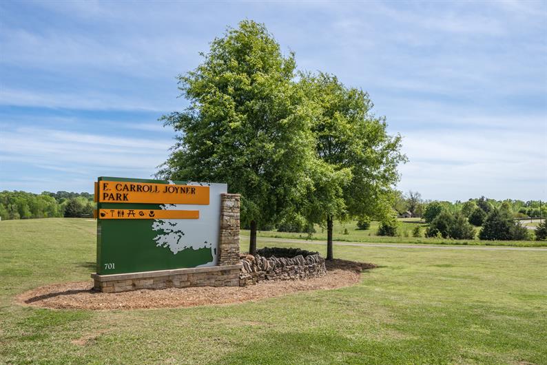 Mason Oaks SingleFamily Homes and MainLevel Owner's Suite Homes for