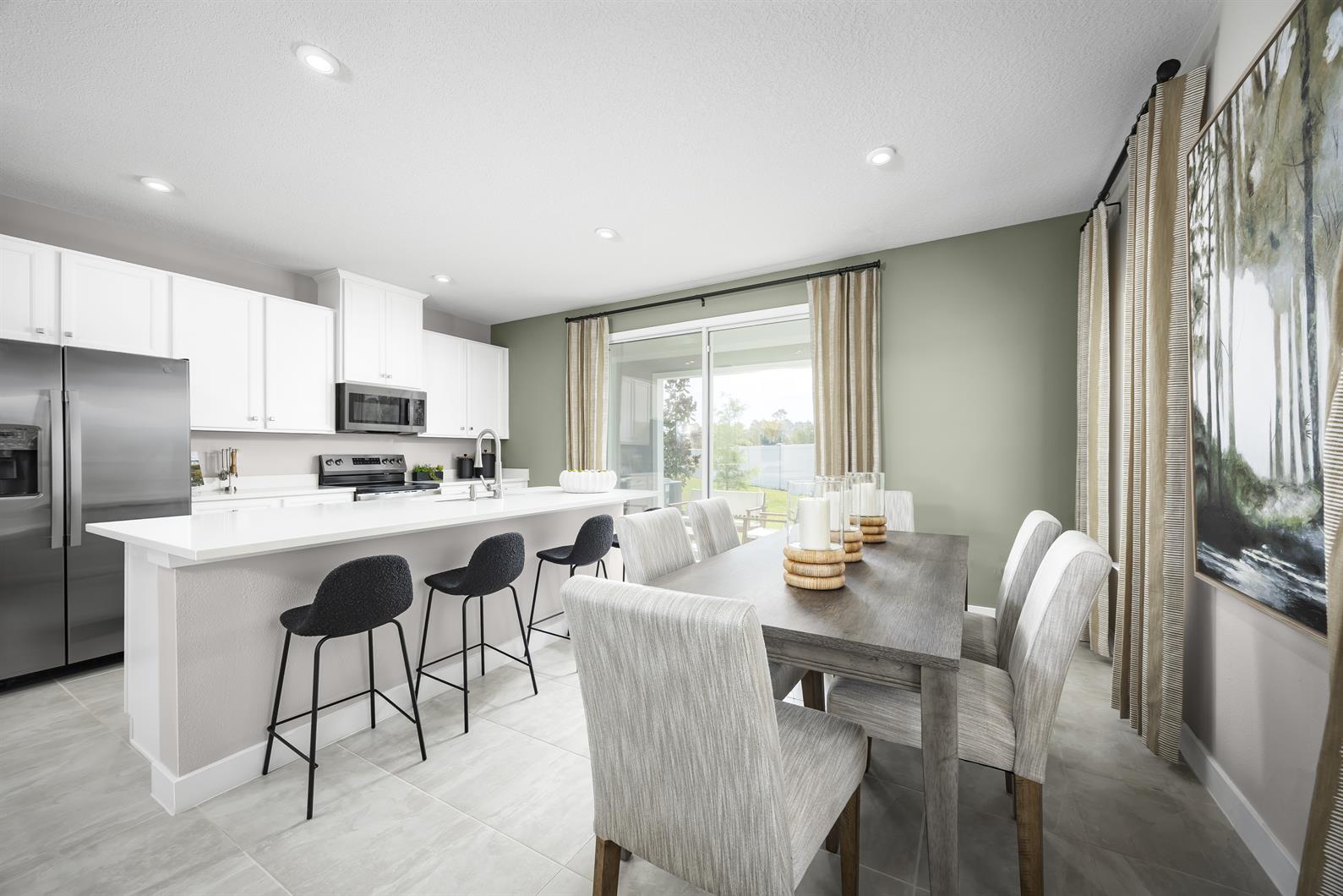 available home in Mirada