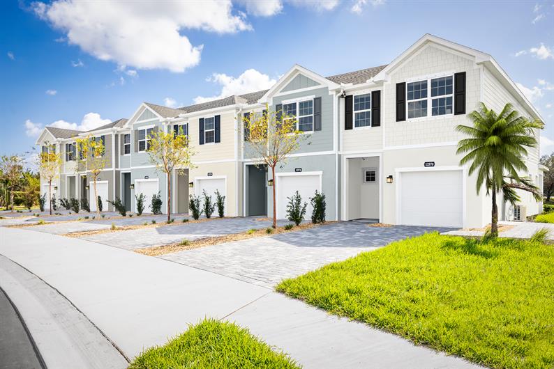 Welcome to Pine Pointe at Astonia in Davenport, FL