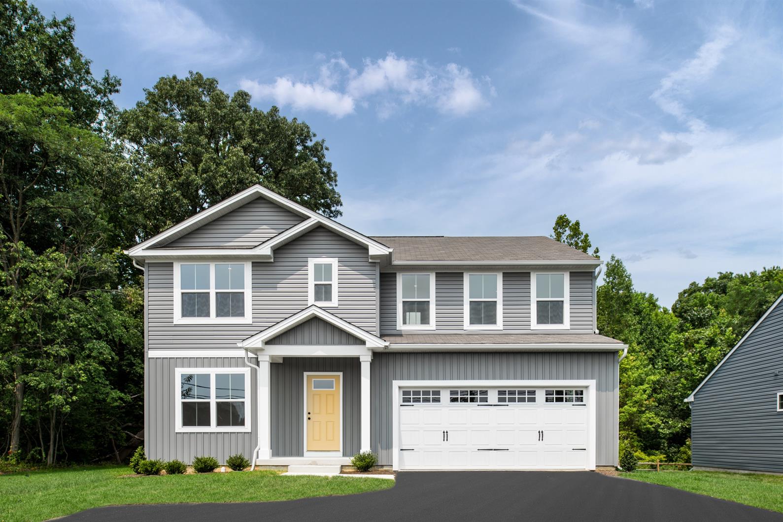 available home in Farmbrook