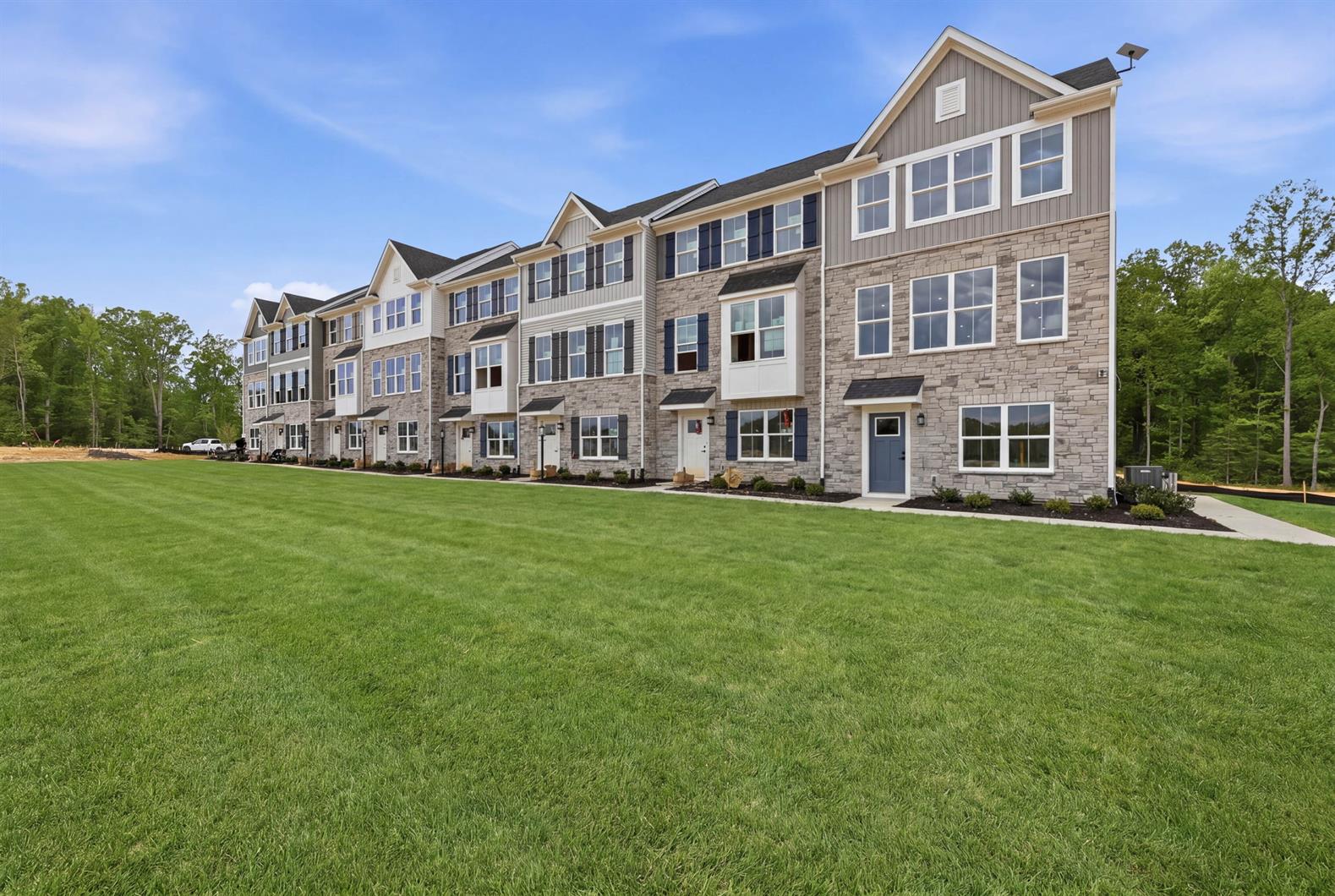 available home in Cloverleigh Towns: Premier Collection