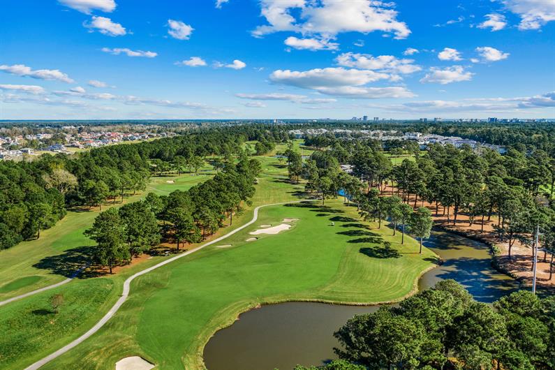 4 PREMIER GOLF COURSES JUST OUTSIDE YOUR DOOR 