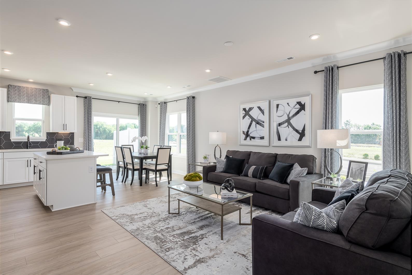 available home in Thorndale Woods Towns
