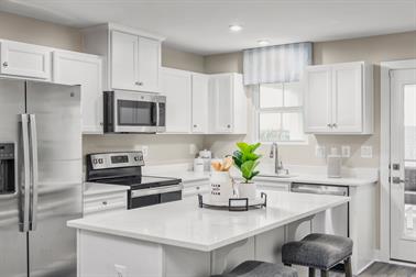 Groves at New Kent Estates Single-Family Homes, Main-Level Owner's Suites  Available for Sale