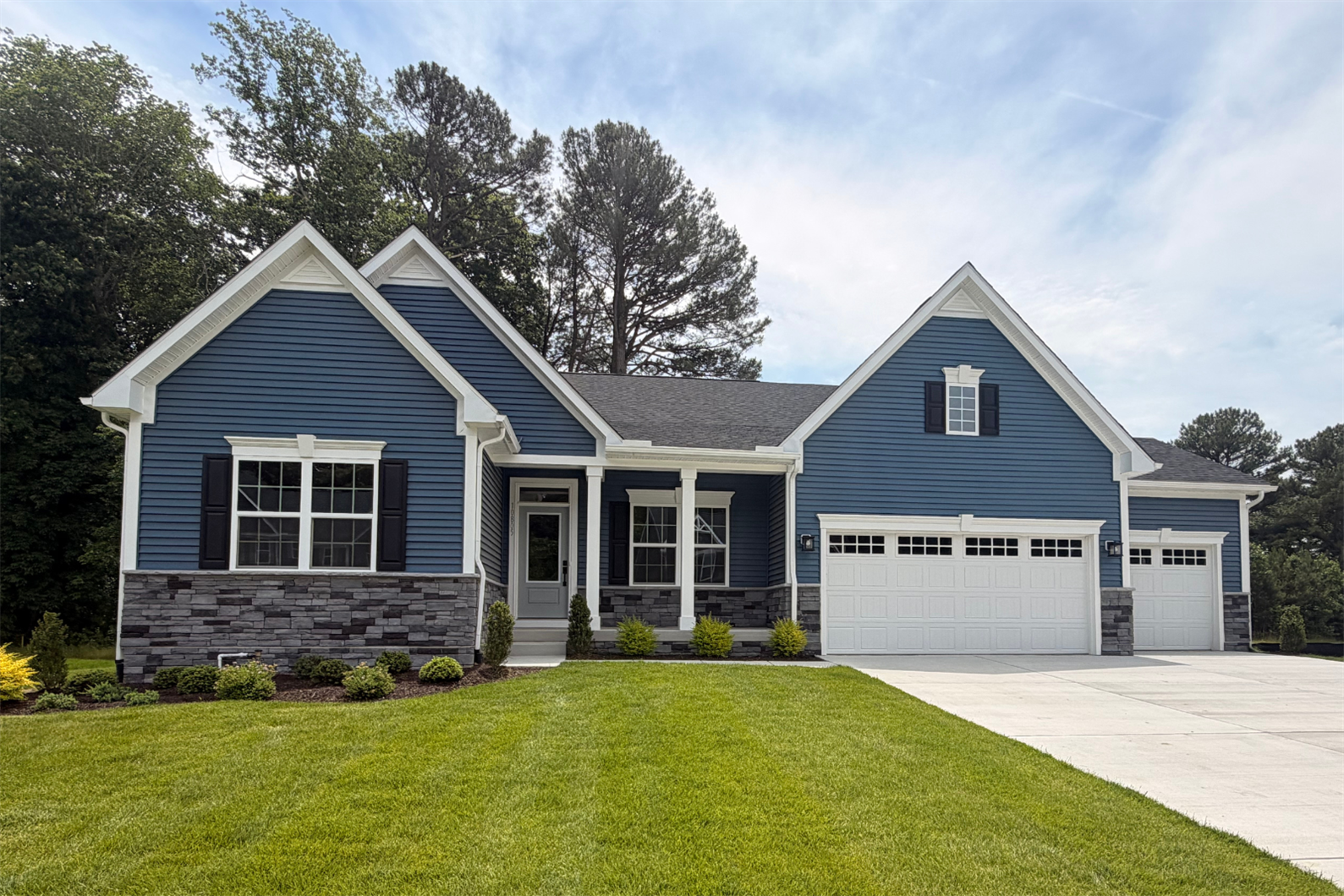 available home in Windmill Creek